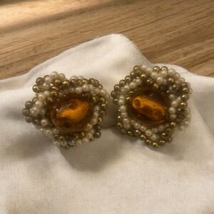 VINTAGE HOBE CLIP ON EARRINGS